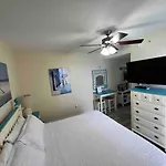 3Br 3Ba Corner-Unit With 2 Ocean Front Master Suites