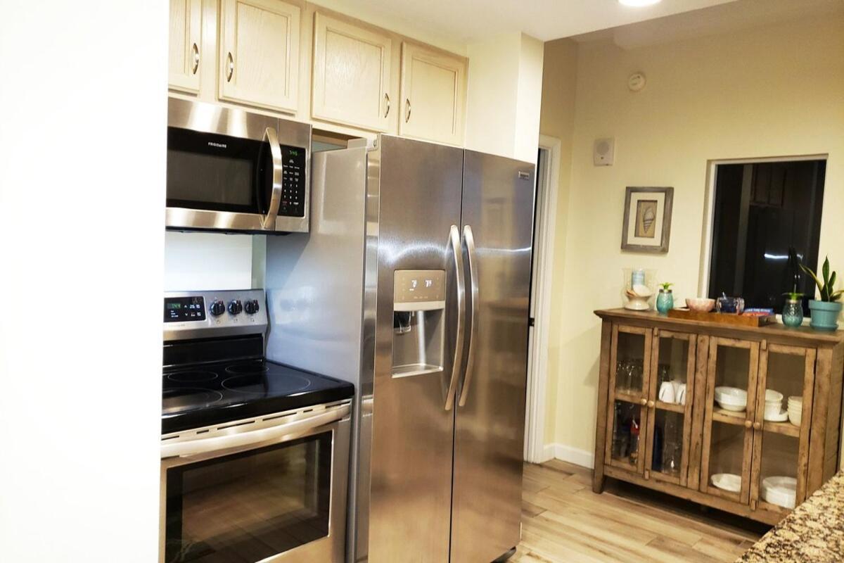 Apartment 3br 3ba Corner-unit With 2 Ocean Front Master *
