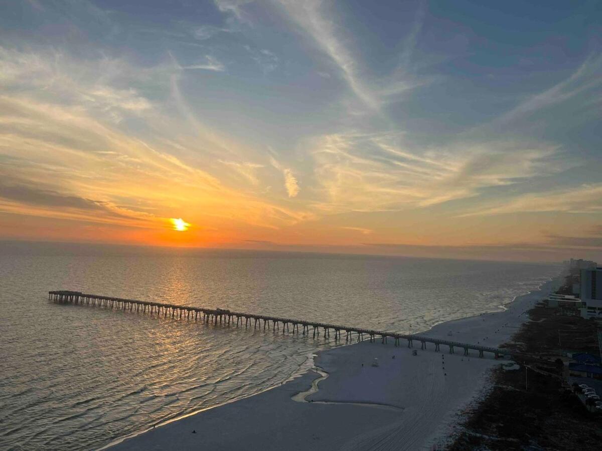 3br 3ba Corner-unit With 2 Ocean Front Master Apartment *