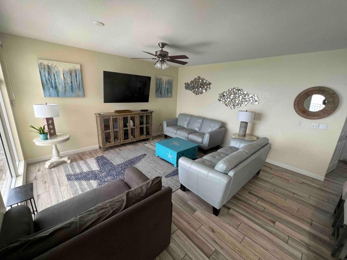 3br 3ba Corner-unit With 2 Ocean Front Master Apartment