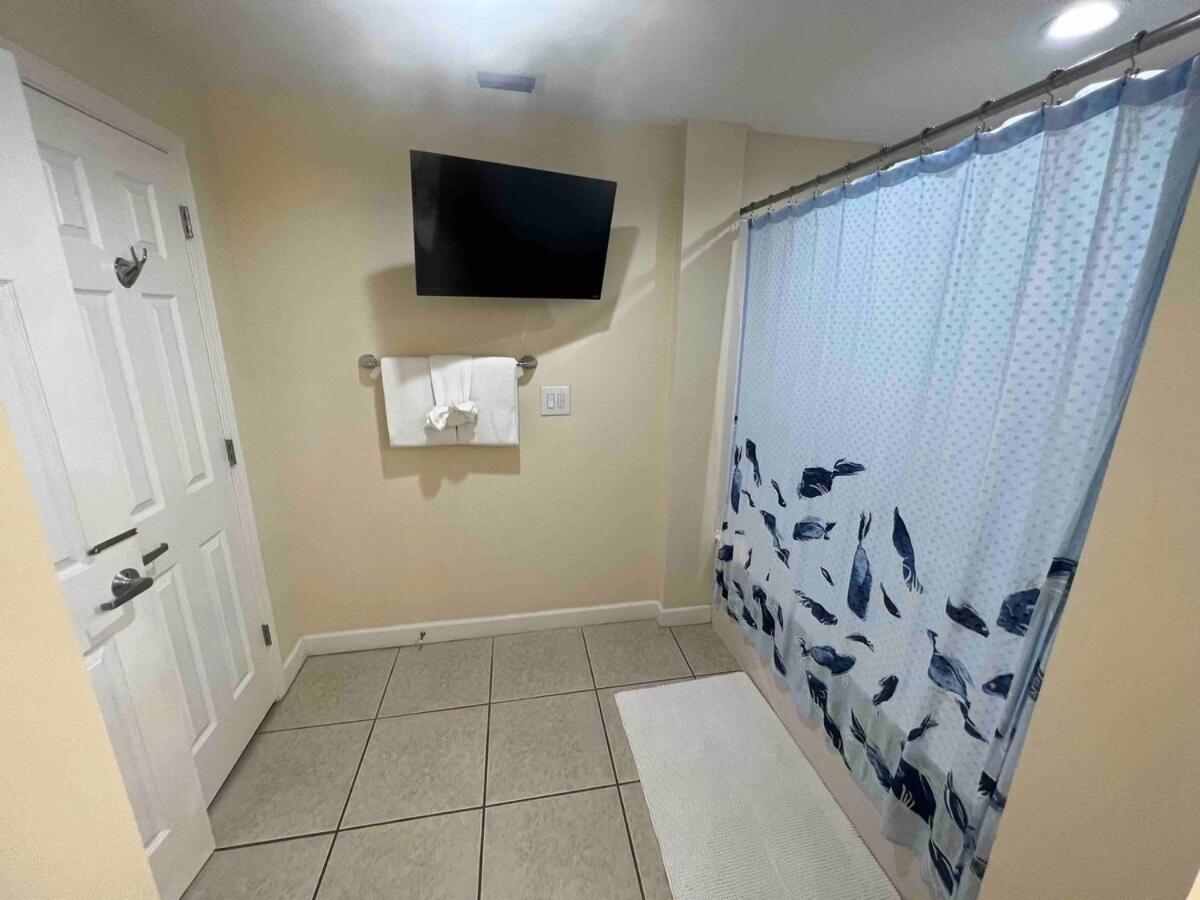 Apartment 3br 3ba Corner-unit With 2 Ocean Front Master